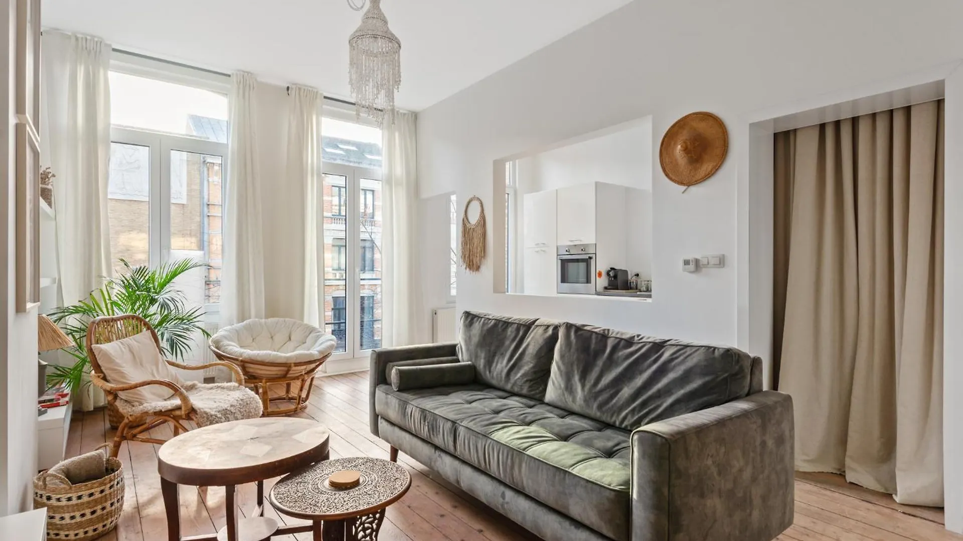 Boho Chic - Your Bohemian Home In Antwerpen Apartment